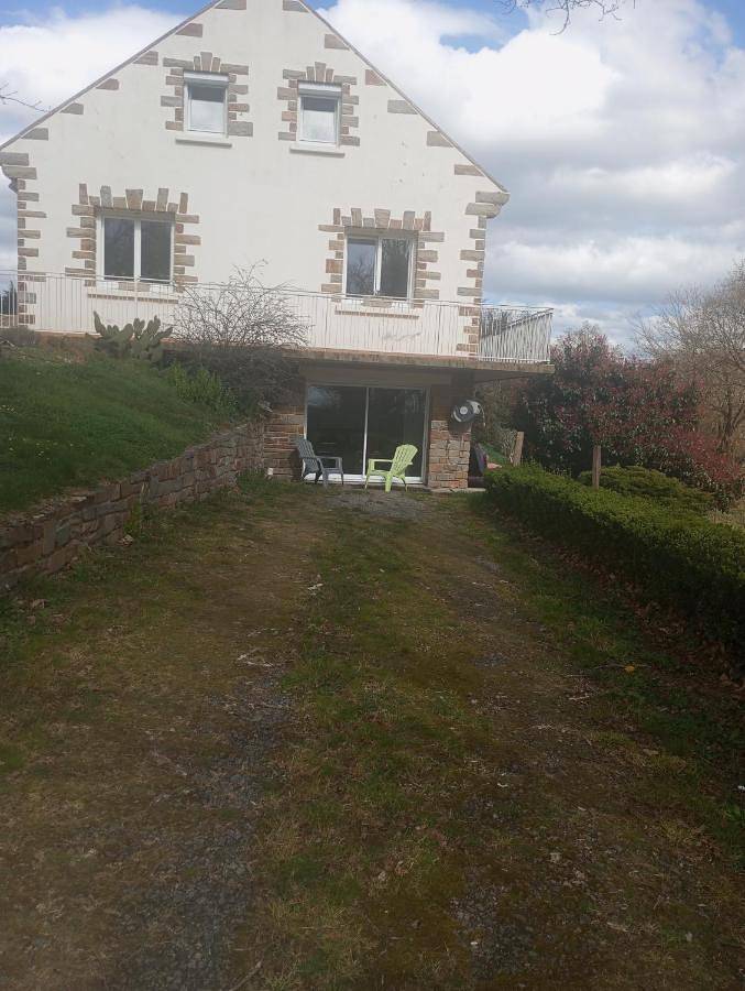 Appartement entier, One-Bedroom Apartment in Cordemais, Région de Nantes