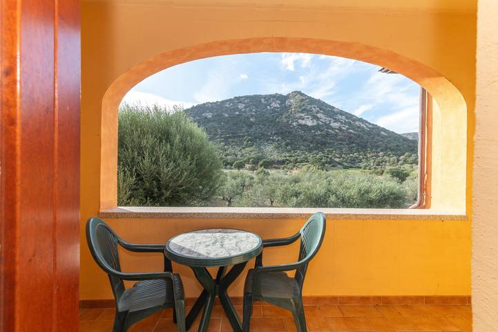 Casa Vacanze 'Casa Vacanza San Teodoro', con barbecue, aria condizionata e 2 posti auto privati. in L'Alzoni, San Teodoro