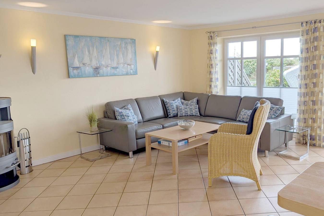 Ganze Wohnung, Ferienwhg. mit 4 Zimmern, auf ca. 118m² im Eg mit Blick auf Meer und Strand. in Wyk auf Föhr (Stadt), Wyk auf Föhr