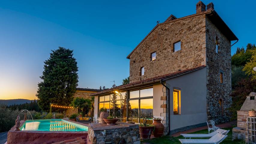 Casa vacanza per 8 persone, con Idromassaggio e Giardino a Calenzano