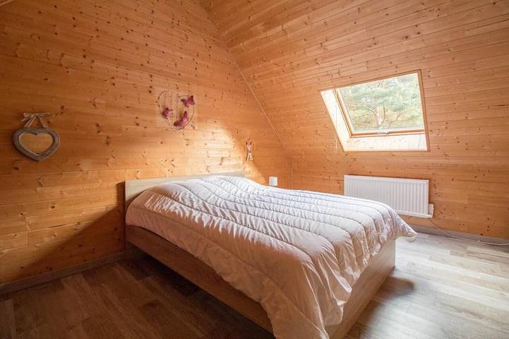 Chalet pour 8 personnes, avec terrasse et jardin à Chambon-sur-Lac - 2