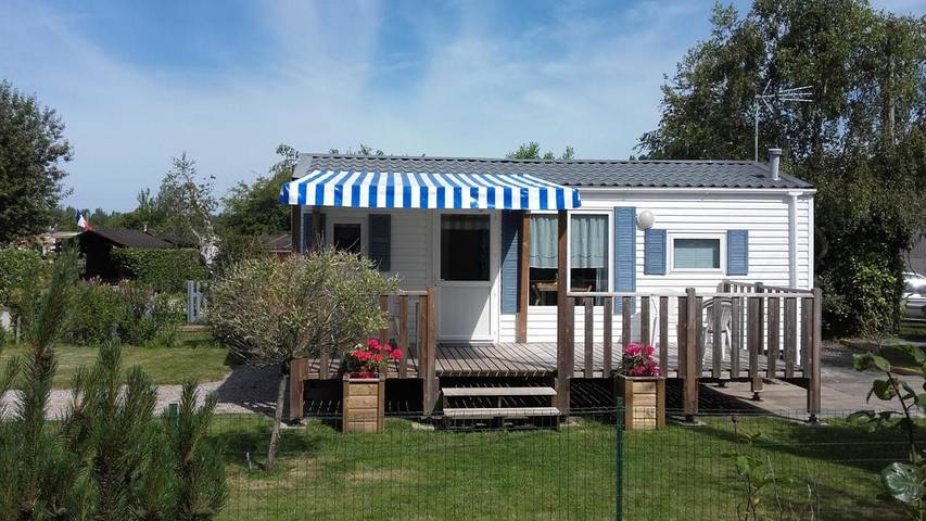 Camping pour 4 personnes, avec Terrasse ainsi que Jardin et Vue à Enquin-les-Mines