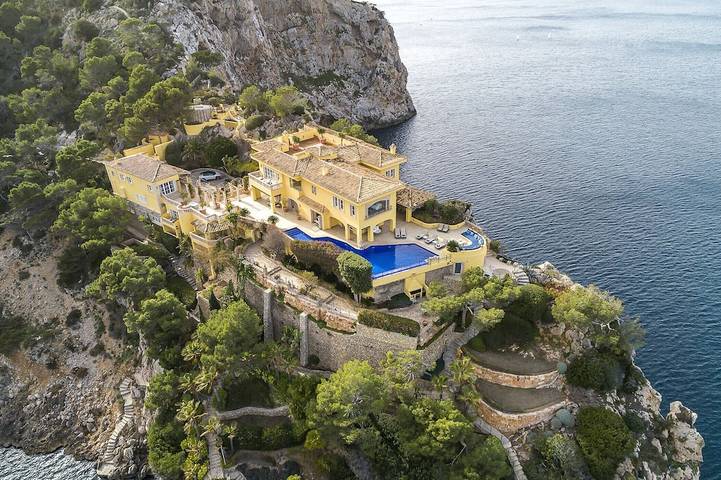 Villa pour 12 personnes, avec balcon et jacuzzi ainsi que sauna et jardin à Port d'Andratx