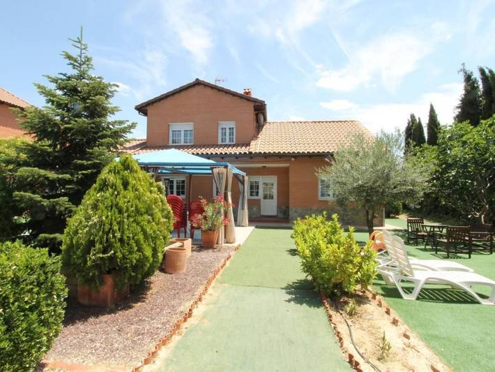 Chalet para 16 personas, con jardín además de terraza y piscina en Castilla-La Mancha - 3