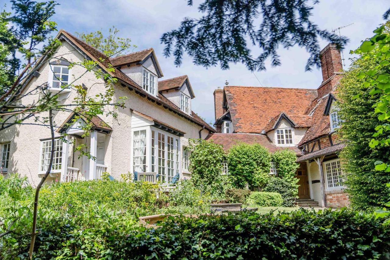 Six-Bedroom House in Evesham, Worcestershire