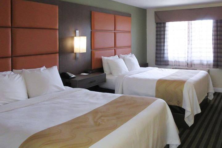 Hotel para 4 personas - 1
