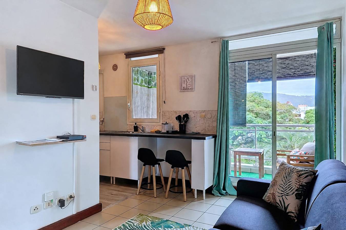 Studio entier, Natur’Azur - Sainte-Clotilde - Patio in Sainte-Clotilde, Saint-Denis (Réunion)