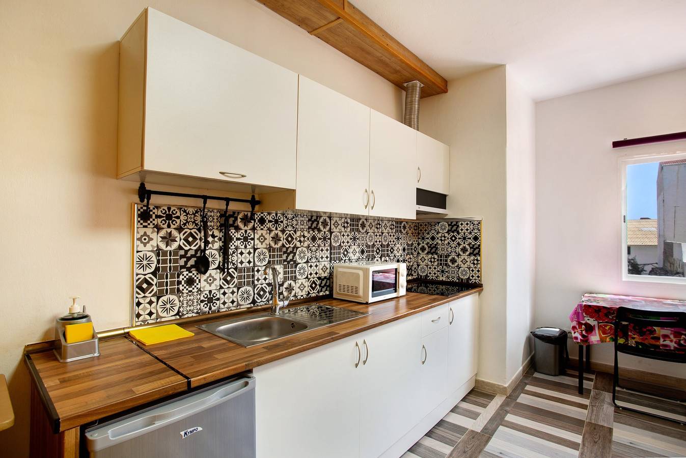 Appartement 'Apartamento C Para 2 En Vecindario' met Privé Terras en Wifi, foto 8