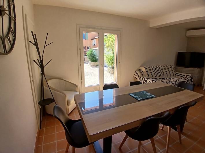 Casa de vacaciones 'Domaine Du Courroussouve' con vistas a la montaña, Wi-Fi y aire acondicionado in Oppède, Parque natural regional del Luberon