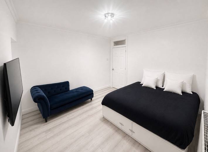 House Sleeps 7 - Free Parking & Wifi in Greenwich, London