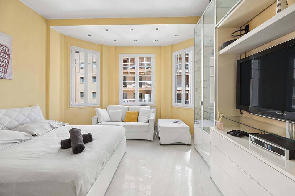 Appartement entier, Studio de Charme ensoleillé Monaco Beausoleil in Monte Carlo, Côte méditerranéenne (France)