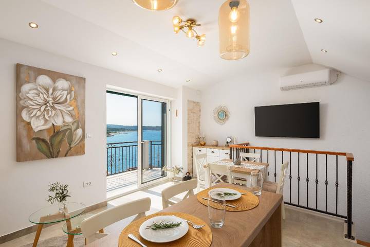 Vacation rental for 2 people, with balcony in Brac