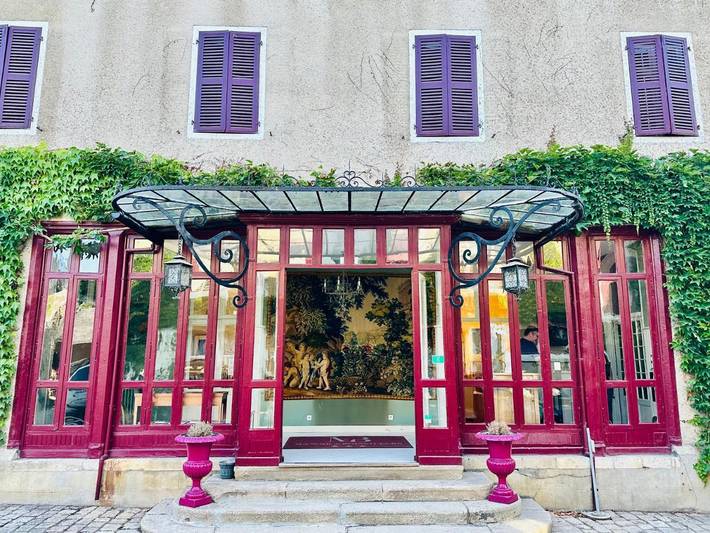Hôtel, avec Terrasse ainsi que Jardin et Piscine