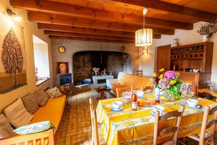 Gîte aux Combettes 4/6 personnes in Lac du Moulinet, Le Buisson