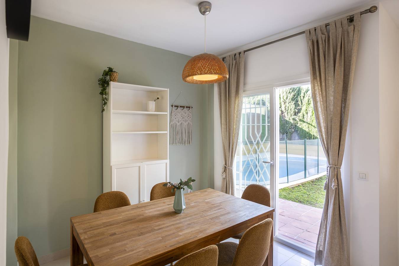 Entire apartment, Home2Book Spacious Family Villa with Pool, Sevilla in Palomares del Río, Sevilla Province