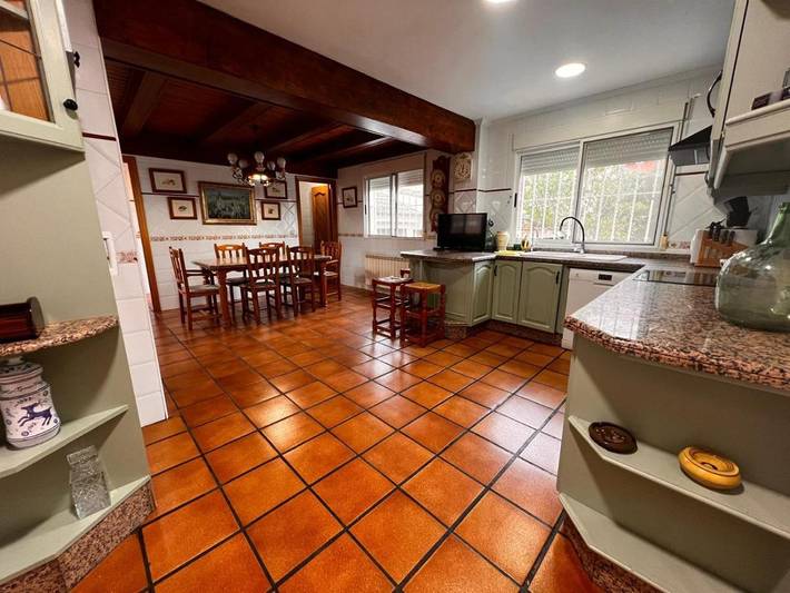 Casa rural para 20 personas, con Balcón y Terraza además de Jardín y Piscina en Sax - 4