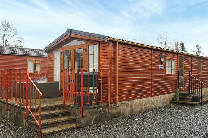 Log cabin for 4 people, with garden in Auchterarder