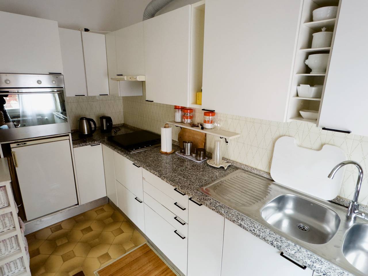 Entire apartment, Elyse Apartment central location near best beaches in Monterosso al Mare, Monterosso al Mare Municipality