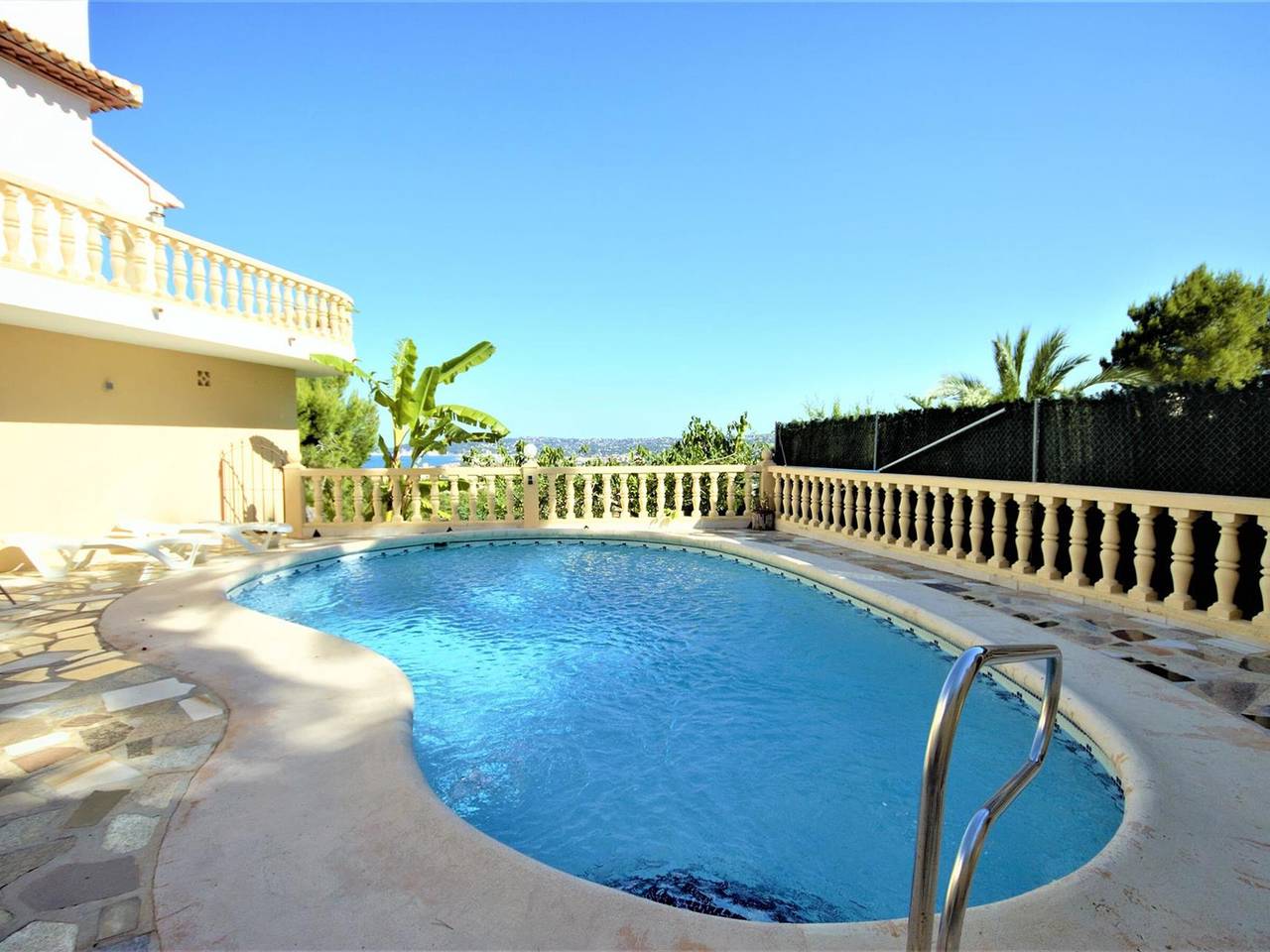 Large villa in Javea with private pool and pets allowed, near the beach in Jávea, Costa Blanca