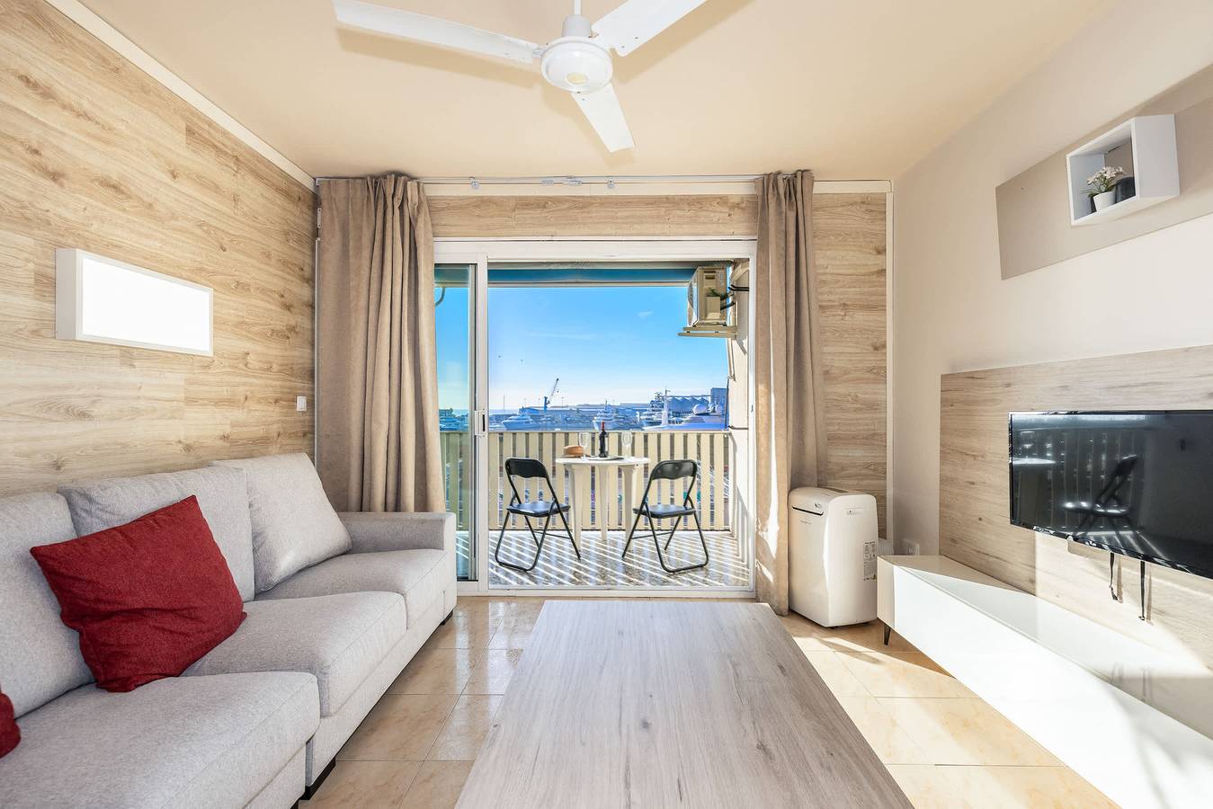 Entire apartment, Marina by unikvacation in Tarragona, Costa Dorada