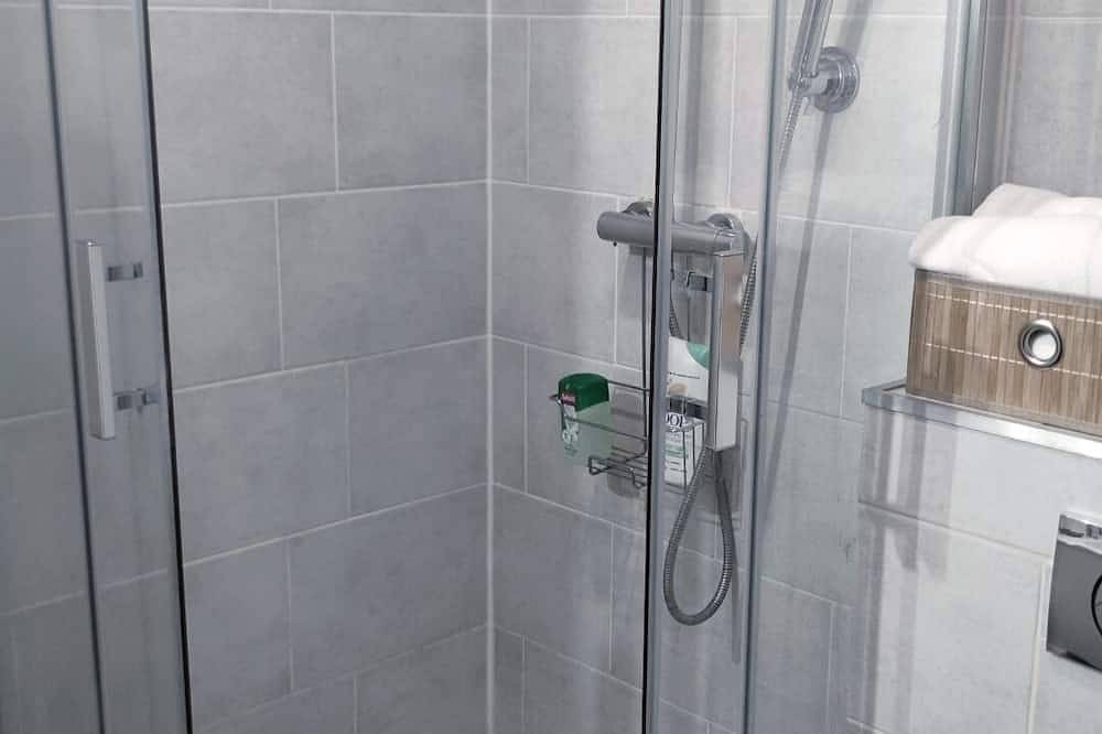 Appartement entier, Appartement T2 Chic and white avec Wifi in Livry-Gargan, Seine-Saint-Denis