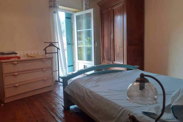 Location de vacances pour 3 personnes, avec piscine et balcon à Vals-les-Bains - 3