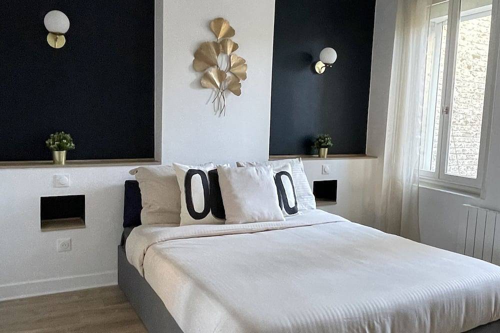 Entire apartment, L'Appartement Bleu - Cosy apartment - Heart of town in Douai, Department Nord