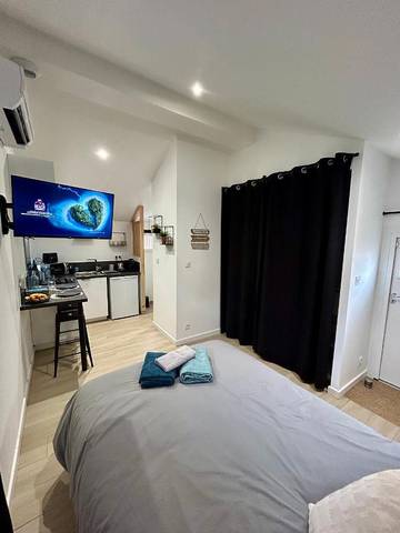 Maison de campagne pour 2 personnes, avec jardin à Le Pian-Médoc