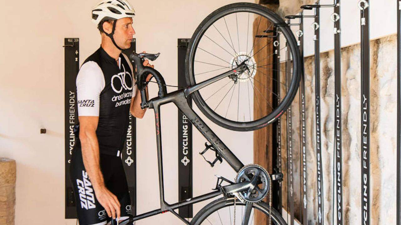 Apartamento vacacional entero, Refugio frente al río con piscina, aparcamiento y terraza - A 2,5 km de Castellfollit de la Roca in Montagut y Oix, Garrotxa