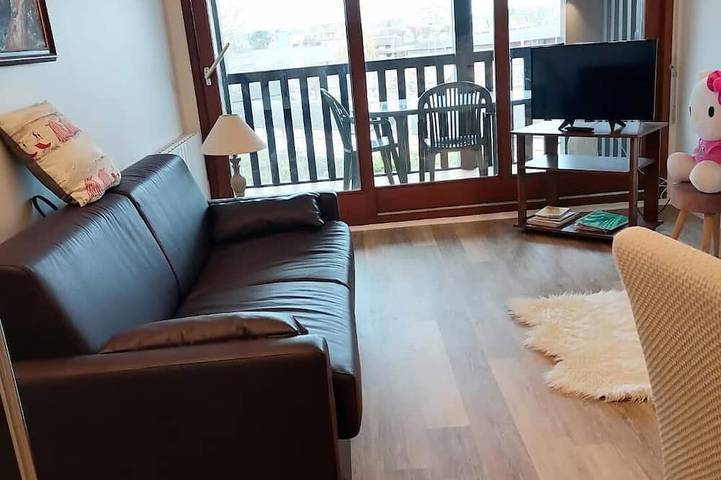 Appartement entier, Deux pièces avec balcon, piscine chauffée couverte - 2 personnes in Deauville, Région de Lisieux