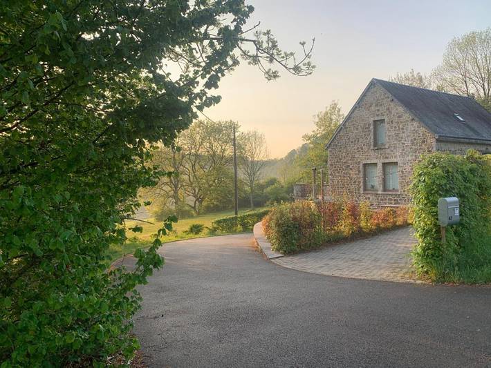 Location de vacances pour 6 personnes, avec jardin ainsi que vue et piscine, animaux acceptés à Herbeumont - 3