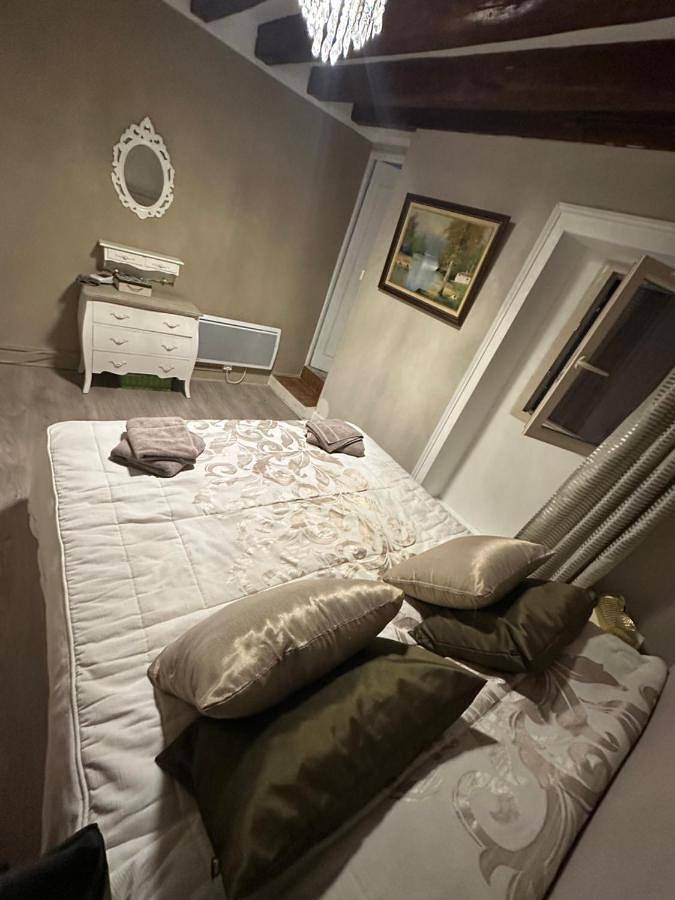 Location de vacances pour 7 personnes, avec Jacuzzi ainsi que Jardin et Vue à Bléneau - 3