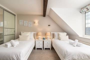 Glamping for 10 People in Bledlow-cum-Saunderton, Buckinghamshire, Photo 2