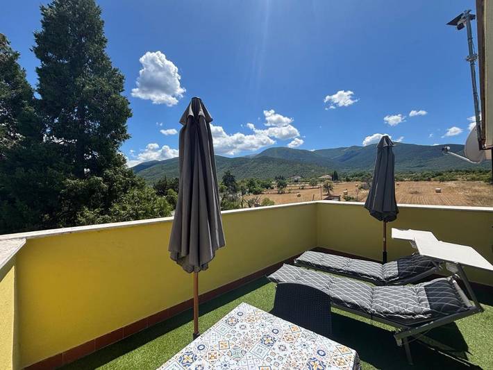 Gîte pour 4 personnes, avec vue et jardin, animaux acceptés à Introdacqua - 3