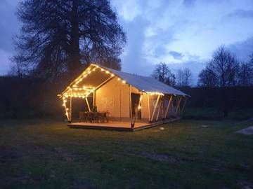 Tente pour 6 personnes, avec terrasse et piscine en Indre-et-Loire