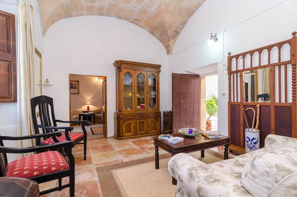 Finca Son Costa - Villa con piscina privada en Montuiri con Wifi Gratis in Montuiri, Interior de Mallorca