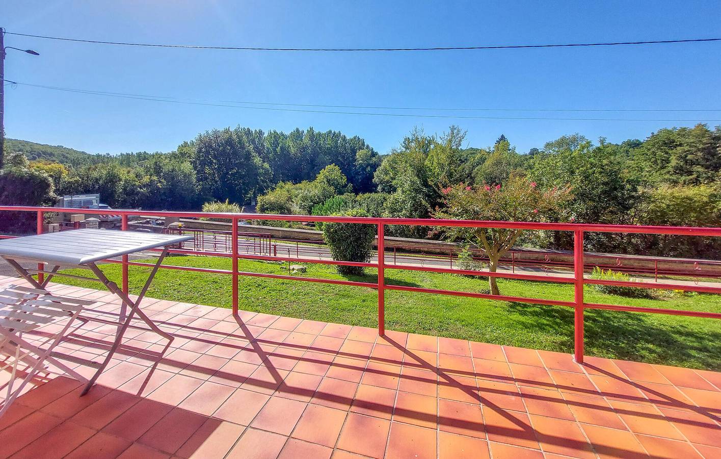 Appartement de charme à Nanteuil-en-Vallée - WiFi, Parking, Jardin - 600m du centre ville in Nanteuil-en-Vallée, Charente