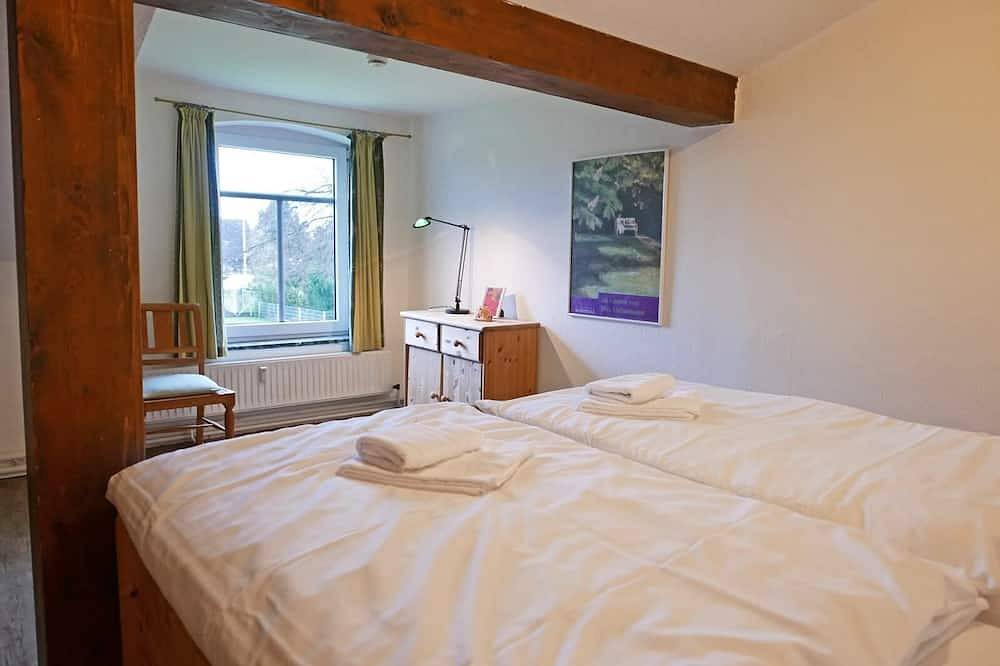 Ganze Wohnung, Nur 400m von der Schlei entfernt, befindet sich unsere gemütliche Ferienwohnung \"Schleimuschel\" im 1. Og eines charmanten Zweifamilienhauses mit einer geschmackvollen Ausstattung und einem Garten, für tolles Urlaubsfeeling in Kopperby, Kappeln