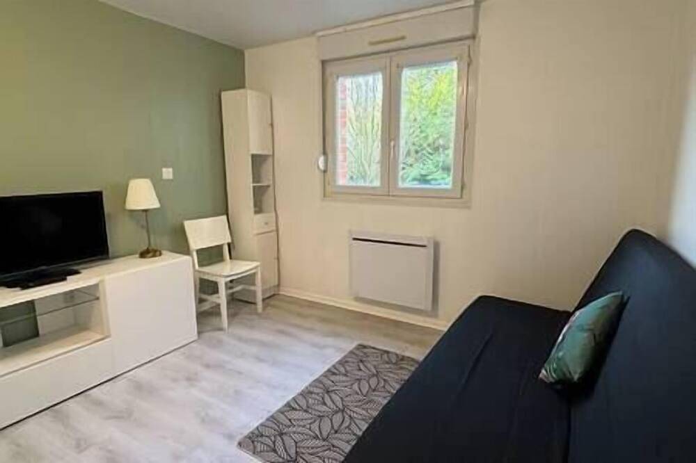Entire apartment, Studio with parking space in Arras, Arras region