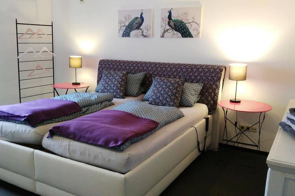 Ganze Wohnung, Große Ferienwohnung mit Traumblick und Terrasse für 4-9 P auf der Rheinhöhe in Bacharach, Mittelrhein