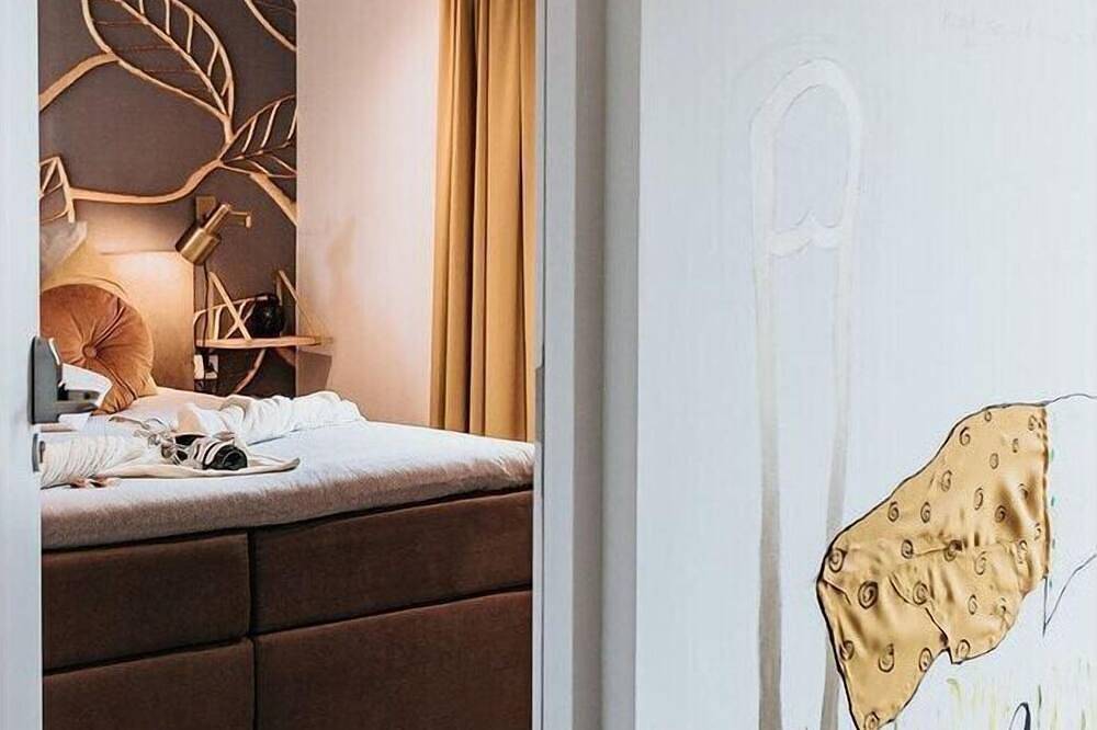 Kleurrijk en Ruimtelijke Suite in Limburg
