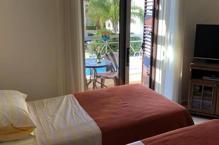 Belle villa de vacances avec piscine dans les tombeaux de la région des rois in Paphos (ville), Chypre du Sud