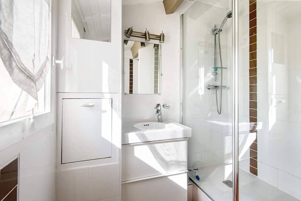 Apartamento entero, Apartment Vue Mer with swimming pool access in Saint-Martin-de-Ré, Isla de Ré