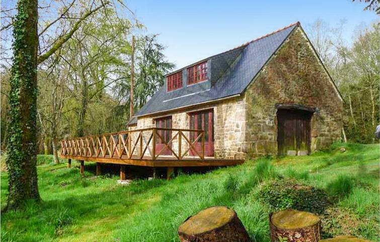 Location de vacances pour 2 personnes, avec Terrasse et Jardin à Guern
