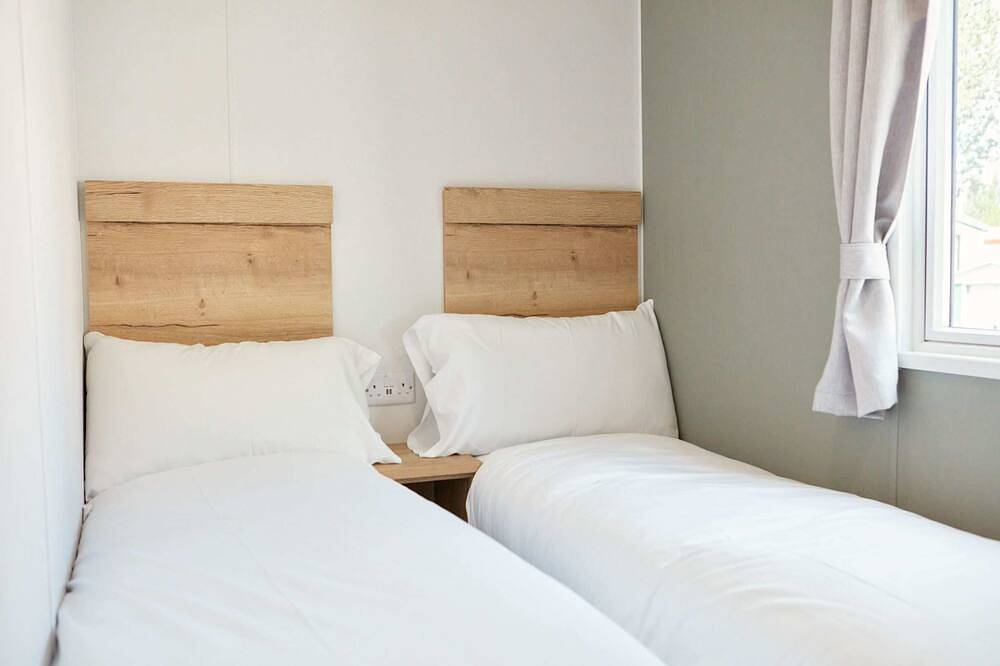 Billing Aquadrome Silver 3 Bed Caravan in Northampton, Northamptonshire