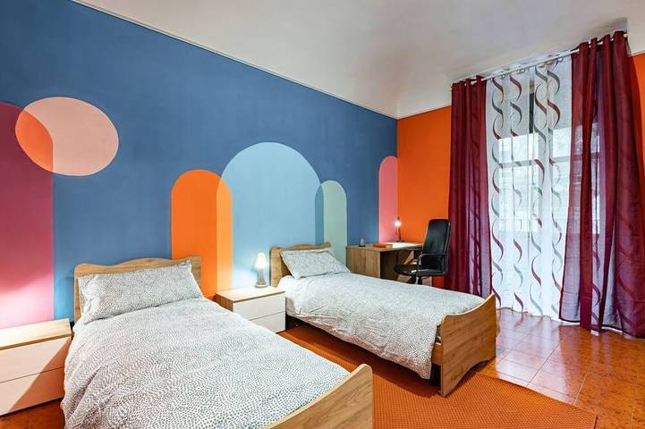 Appartamento intero, GuestHost - I Colori di Lalla - 300 m far from Castello Ursino in Catania, Catania e dintorni