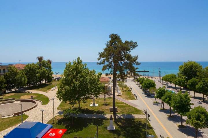 Gîte pour 2 personnes, avec vue et jardin dans Nea Kallikratia - 3