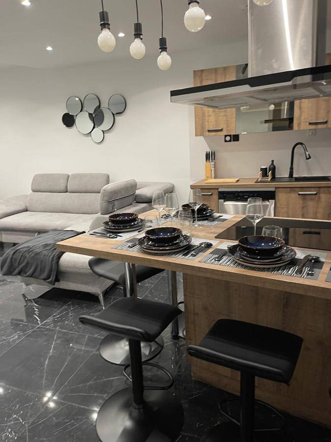 Appartement entier, Appartement hors du commun avec son jacuzzi in Salies-de-Béarn, Béarn