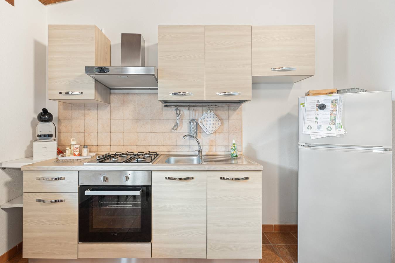 Appartement entier, Appartement '5' avec jardin partagé, Wi-Fi et climatisation in Cabras, Stagno di Càbras