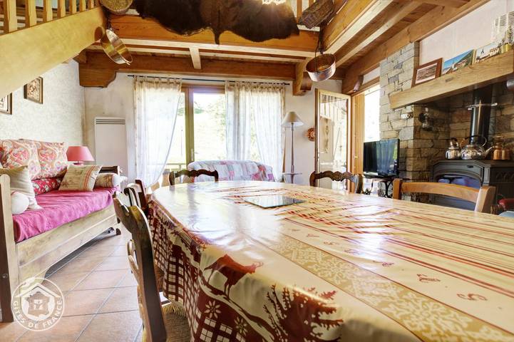 Gîte pour 6 personnes, avec terrasse dans Doucy-Combelouvière - 2